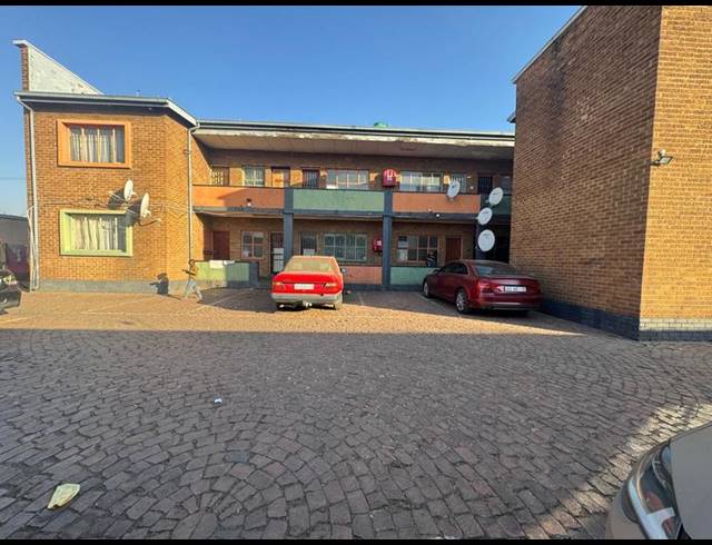 1 BEDROOM APARTMENT FOR SALE IN PRETORIA WEST